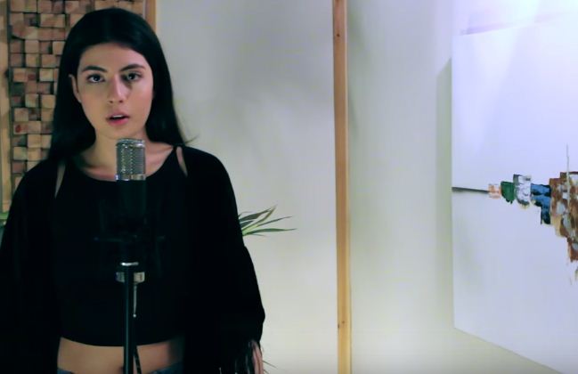 بالفيديو: فلسطينية تمزج أغنية لفيروز وآديل معًا وتلهب مواقع التواصل بسحر صوتها 1 فلسطينية تمزج أغنية لفيروز وآديل