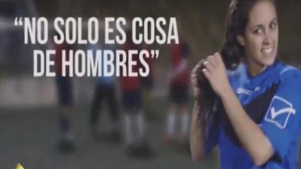 لاعب كرة قدم بمهارات عالية