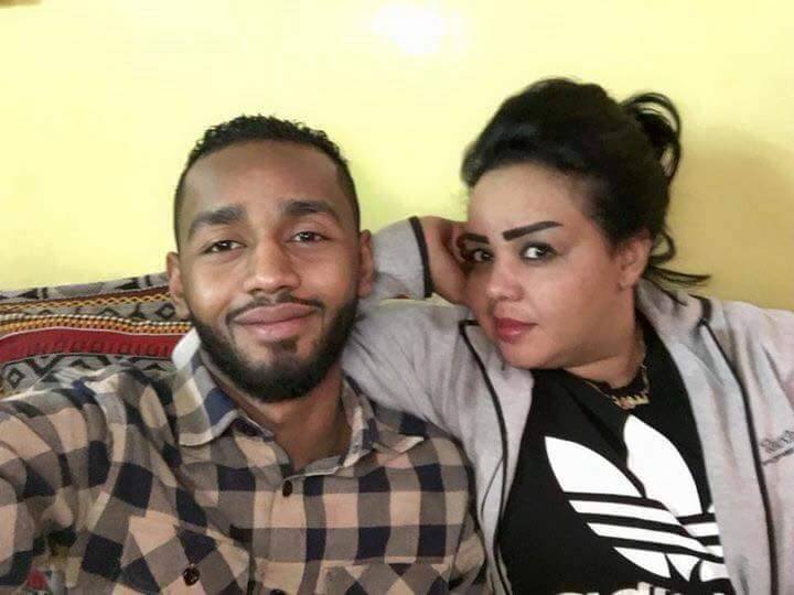 شاهد صور..ندي القلعة وابنها وائل التي أشعلت مواقع التواصل الاجتماعي وتصدرت قائمة الصور الأكثر تداولاً ومشاركة 2 ندي وائل 3