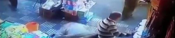 مغربية مسنة مع رجل تحرش بها