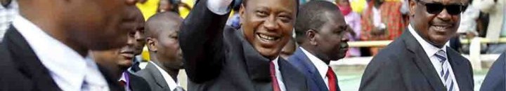 بالفيديو.. ردة فعل رئيس كينيا عند سماعه صوت الأذان أثناء إلقائه خطاباً 10 وهورو كينياتا