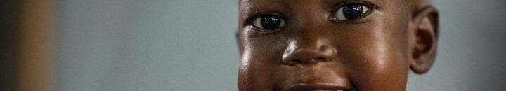 شاهد بالصور .. "ديلى ميل" البريطانية : نجاة طفلة سودانية من الموت بعد انخفاض وزنها بشكل كبير 16 955