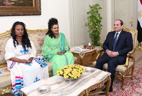 السيسي يستقبل امرأتين من وفد الدبلوماسية الشعبية الإثيوبى 1 السيسي حبش