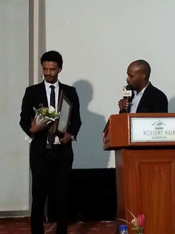 عاجل وبالصور.. اختيار الفنان حسين الصادق سفيراً للنوايا الحسنة 2 حسين الصادق سفير