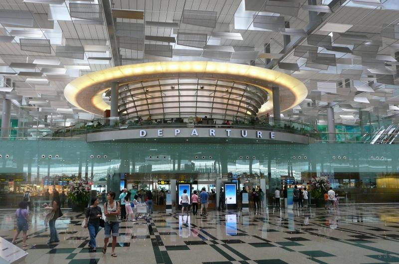 "غيرة امرأة" تتسبب في رفع الحالة الأمنية القصوى داخل مطار جنيف 1 مطار