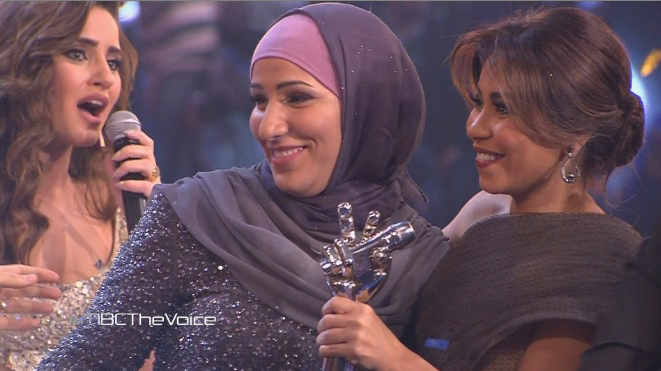 الفائزة بلقب The Voice نداء شرارة: لن أخلع حجابي 1 نداء شرارة