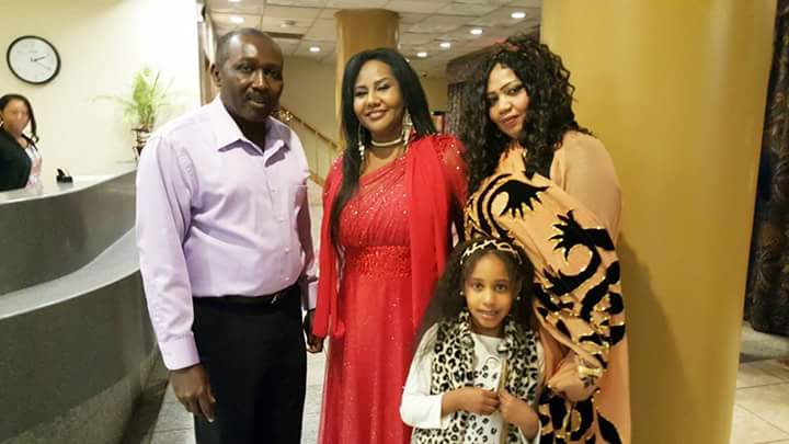 بالصور.. المطربة السودانية هند الطاهر تحي حفل بالولايات المتحدة.. وملابسها تثير جدلاً بالخرطوم 4 هند الطاهر2