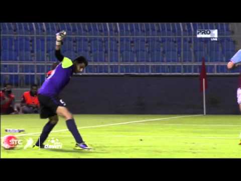 شاهد.. خطأ فادح يضاعف أحزان أفضل حارس في العالم 1 12745712