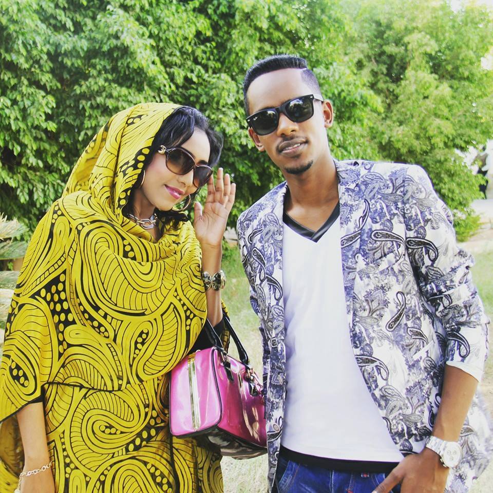 بالفيديو.. غضب إسفيري كبير على الفنان شريف الفحيل بعد تقديمه لرقصة "كيكي" الشهيرة في الشارع العام بـ"البرمودة" 1 SHAREEF