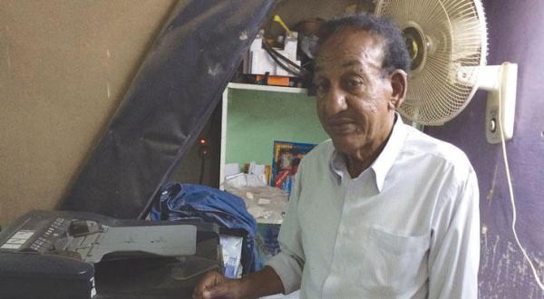 "حوش البقر" في الخرطوم.. لهفة عشاق وكروت أفراح 1 حسن الحميدي