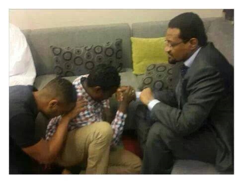 شيخ الأمين وشيخ الجيلي .. الصورة وقتل الشخص 1 شيخ الامين والفنان شكر الله