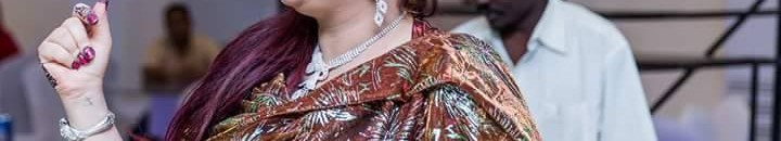 بالصور.. جاذبية المطربة السودانية مونيكا تجبر العدسات علي ملاحقتها حتى في حفلاتها الغنائية..شاهد أحدث صور مونيكا 14 M2