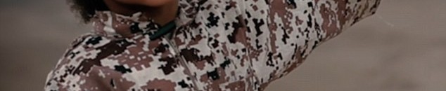 بالصور: طفل داعشي يُعدم 3 سوريين بتفجير سيارة كانوا بداخلها! 19 daesh chaid