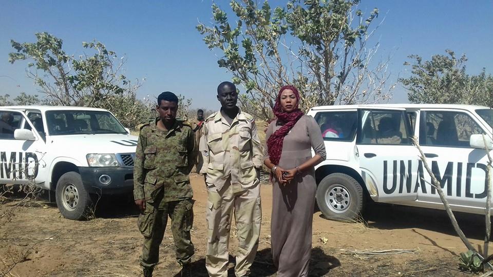 بالصور.. اختطاف سيارتان تقلان مجموعة من المطربين السودانيين علي رأسهم محمود تاور عمر إحساس والمطربة شموس بمدينة الضعين والسلطات الأمنية تنجح في استردادهما 1 khatf