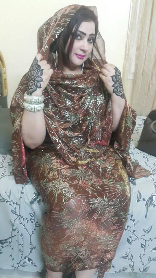 بسبب هذه الصور.. جمهور المطربة السودانية مونيكا يفجر مفاجأة ويطالب بوضع صورتها علي العملة مثل الملكات 1 monica