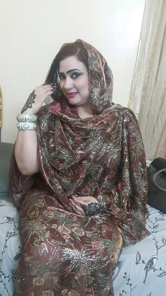 بسبب هذه الصور.. جمهور المطربة السودانية مونيكا يفجر مفاجأة ويطالب بوضع صورتها علي العملة مثل الملكات 3 جمهور المطربة السودانية مونيكا يفجر مفاجأة ويطالب بوضع صورتها علي العملة مثل الملكات