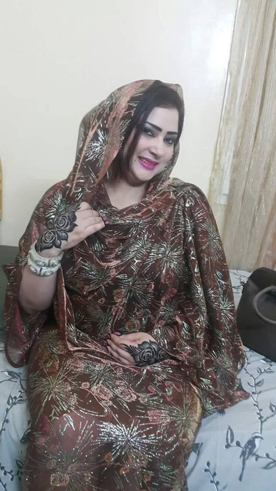 بسبب هذه الصور.. جمهور المطربة السودانية مونيكا يفجر مفاجأة ويطالب بوضع صورتها علي العملة مثل الملكات 4 جمهور المطربة السودانية مونيكا يفجر مفاجأة ويطالب بوضع صورتها علي العملة مثل الملكات