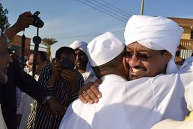 شيخ الامين المطرود من الامارات يظهر في الكلاكلات.. رغم ذبح النياق بدأت في الكلاكلة المشكلات 2 الامين الجيلي