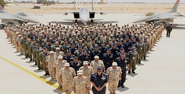 بالصورة: ضابطة كويتية في (رعد الشمال) تشعل مواقع التواصل الإجتماعي 1 رعد الشمال