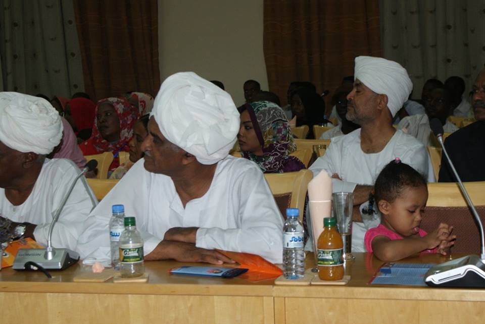 كاتب سوداني يشن هجوم عنيف ضد الصحفية سهير عبد الرحيم ويقول: صفيقة، كاذبة وعنصرية 2 ملاسي1