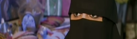 ممرضة سعودية بموقف بطولي.. حادث مروع وشماغ لوقف النزيف 10 الرسامة السعودية، هيلة المحسن 2