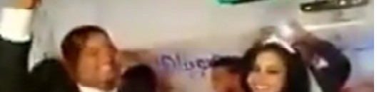 شاهد بالفيديو.. تحدي رقص بين عروسين يشعل حفل زفافهما 10 عروس سودانية