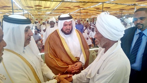 بالصور: وزير الاوقاف القطري "غيث الكواري" ينقل تعازي سمو الامير تميم بن حمد بن خليفة أمير قطر 3 السيد غيث الكواري وزير الأوقاف ينقل تعازي سمو الأمير بوفاة الشيخ حسن الترابي الأمين العام للمؤتمر الشعبي #قطر