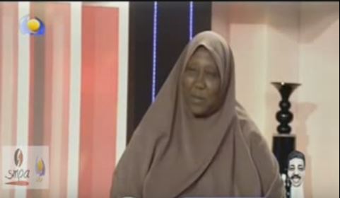 بالفيديو..صاحبة أشهر محل سمك في السودان..عوضية سمك: بدأت عملي كبائعة شاي.. دخلت في شغل التجارة بسبب رؤية في النوم..وهذه قصتي مع سورة البقرة 1 awadia2