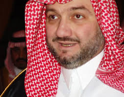 بالفيديو: شباب يستوقفون الأمير خالد بن طلال أثناء سيره بالسيارة.. والأمير يحذرهم من المرور 1 images 1