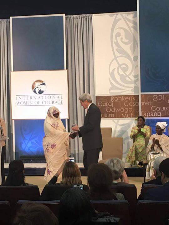 الخارجية الأمريكية تختار بائعة الشاي السودانية عوضية كوكو ضمن أشجع 10 نساء حول العالم وتكرمها في احتفال فخيم