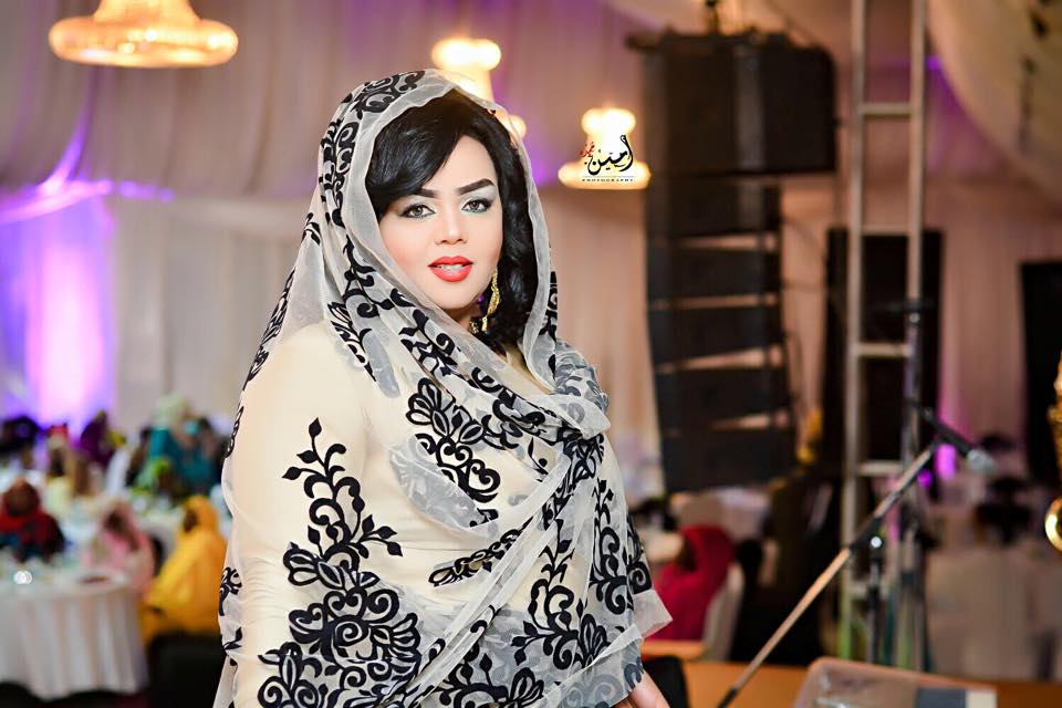 ندى القلعة تواصل تصدرها لعالم الموضة.. وثوبها الجديد الأغلى في سوق الأزياء النسائية بالسودان