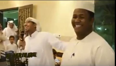 بالفيديو.. شاعر سعودي يمتدح السودانيين وينصح السعوديين بالزواج من الخرطوم أو أم درمان 1 shaeer