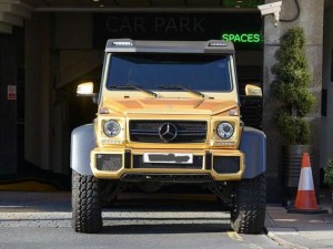 بالصور: أثرى سائح في لندن خليجي يمتلك أسطول من السيارات المطيلة بالذهب 4 عربة ذهب