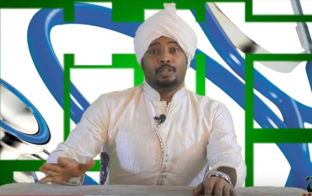 فيديو: علاء الدين الشيخ من السودان يرد على توفيق عكاشة.. والله يستجيب لدعائه 1 علاء الدين