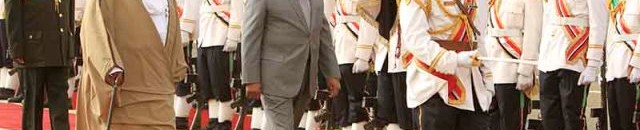 البشير يتوجه لأديس ابابا لتكريمه من قبل المبادرة الأفريقية للعزة والكرامة 10 البشير الصومال