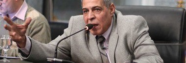 نائب برلمان مصري ابنه يشتري جزمة بـ 8 آلاف درهم يقول: ثمن "جزمة" نجلى مستفز وذكرته تشجيعا للحكومة 10 امين مسعود