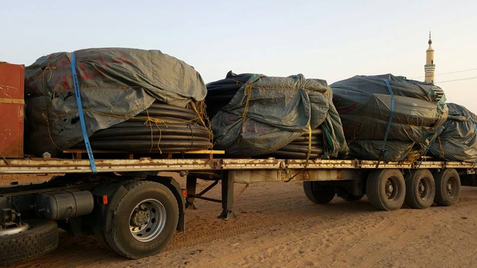 بالصور..أبناء منطقة "تنقسي" بالخارج يدعمون بلدتهم بأنابيب الري الأخضر بتكلفة بلغت 300 مليون..والأهالي يستقبلون الدعم بمسيرات من الفرح 3 أبناء منطقة "تنقسي" بالخارج يدعمون بلدتهم بأنابيب الري الأخضر بتكلفة بلغت 300 مليون