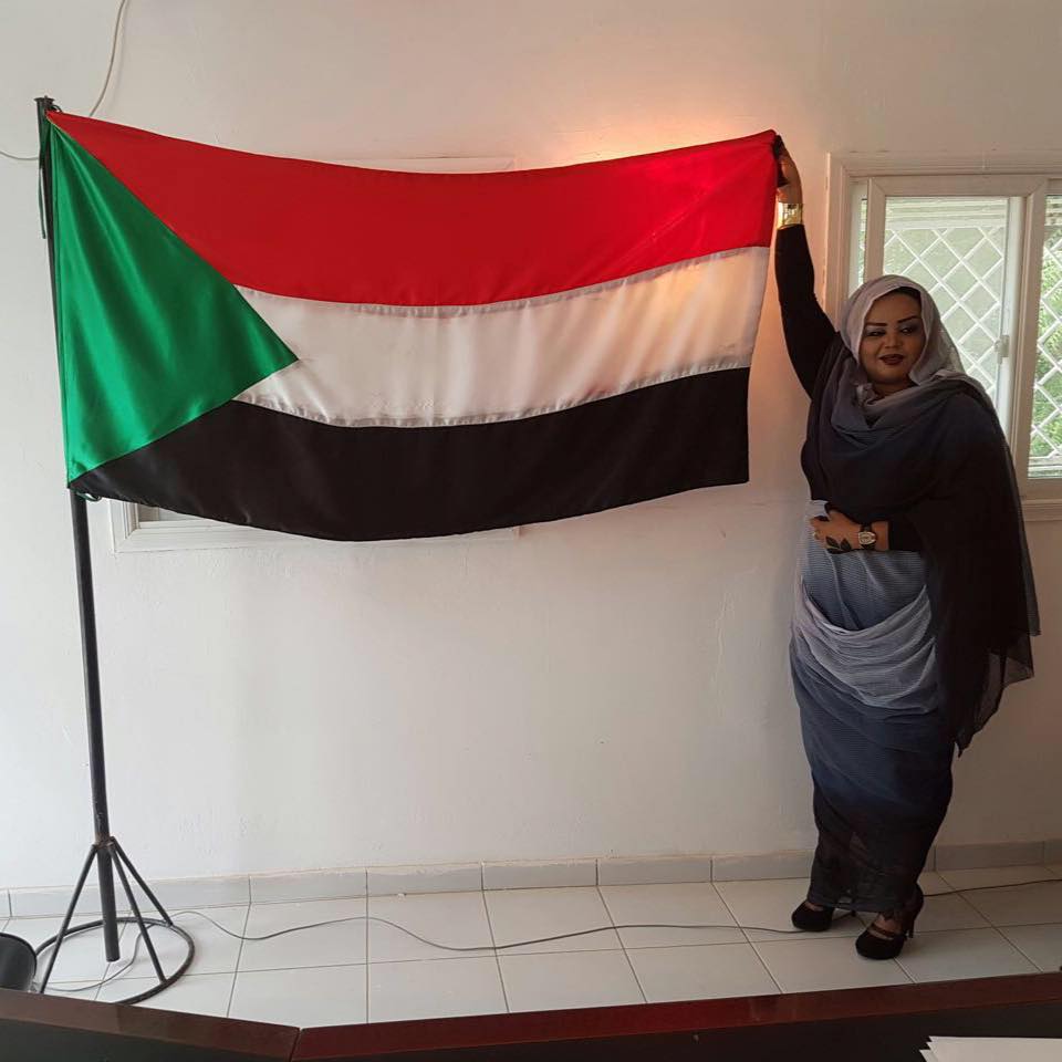 ندى القلعة: رفع العقوبات بشارة خير 1 12963521 970995779652133 4141684655359438829 n