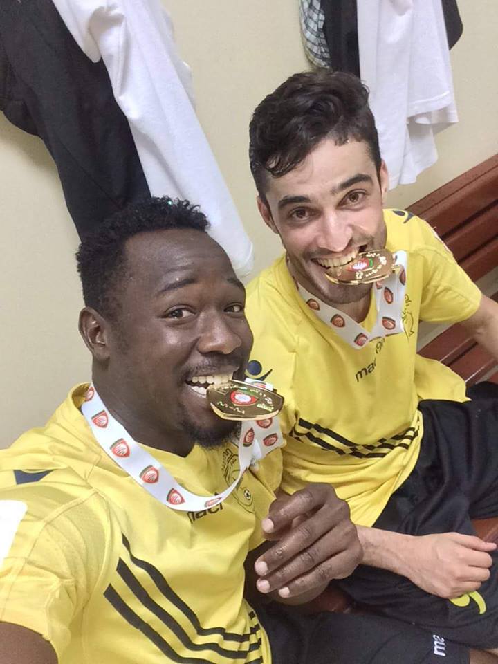 بالصور.. السودانيون أينما ذهبوا وضعوا بصمتهم..اللاعب السوداني سامي الأمين يساعد فريقه العماني على تحقيق بطولة الدوري 3 بالصور.. السودانيون أينما ذهبوا وضعوا بصمتهم..اللاعب السوداني سامي الأمين يساعد فريقه العماني على تحقيق بطولة الدوري