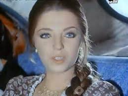 بالصور: الفنانة “هدى رمزي” تخلع الحجاب كلياً في حفل زفاف قريبتها ! 1 download 9