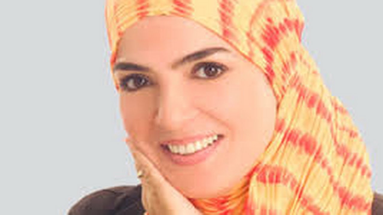 بالفيديو.. منى عبد الغني لـ«جمهورها»: «أنا ببيع فل والله العظيم» 1