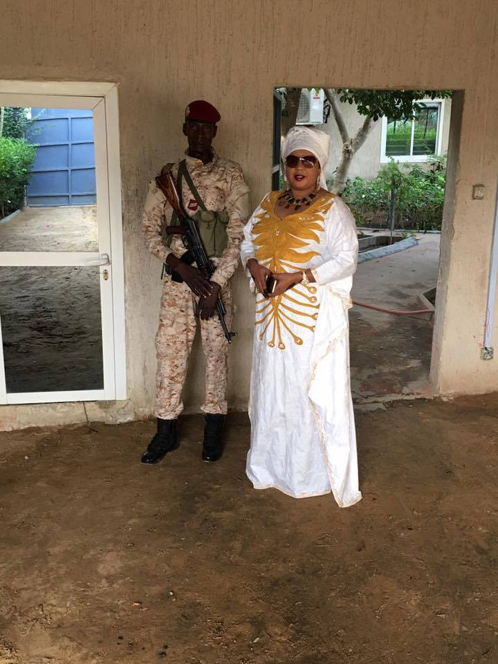 شاهد بالصور.. الفنانة ندى القلعة تحت الحراسة المشددة وعازفيها تحت ضغط الأسافير 2 ندى القلعة تحت الحراسة المشددة وعازفيها تحت ضغط الأسافير