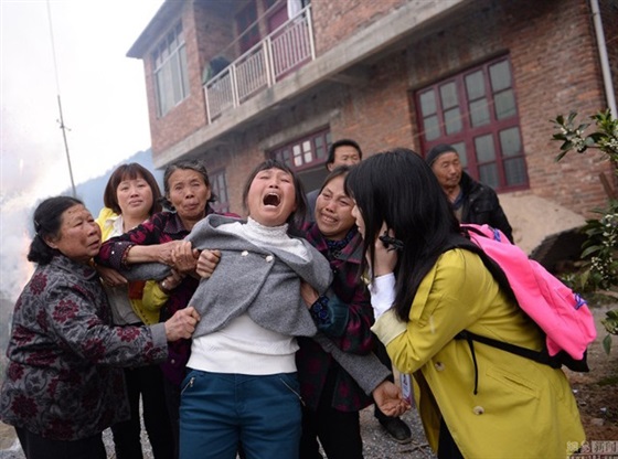 شاهد بالصور.. أم تعثر على ابنها بعد اختطافه 22 عاما 4 أم تعثر على ابنها بعد اختطافه 22 عاما3