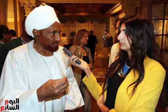 الحوار: توقعات بانضمام المهدي وحركات مسلحة 1 الصادق المهدي مصر