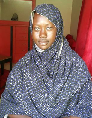 قصة نجاح تلميذة تقاوم الظروف وتحقق التفوق !! 1 الطالبة المتفوقة بثينة آدم تقهر الصعاب