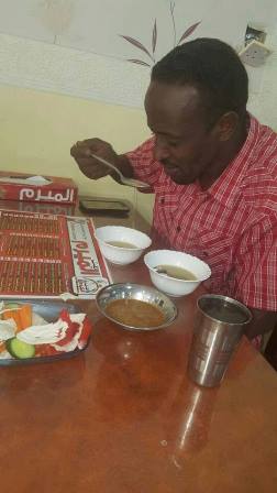 مبارك البلال يكتب ساخراً: اختفاء سراج النعيم للمرة الثانية، ابن الدار العاق الذي تسبب في ايقاف 14 صحيفة 3 سراج مطعم2