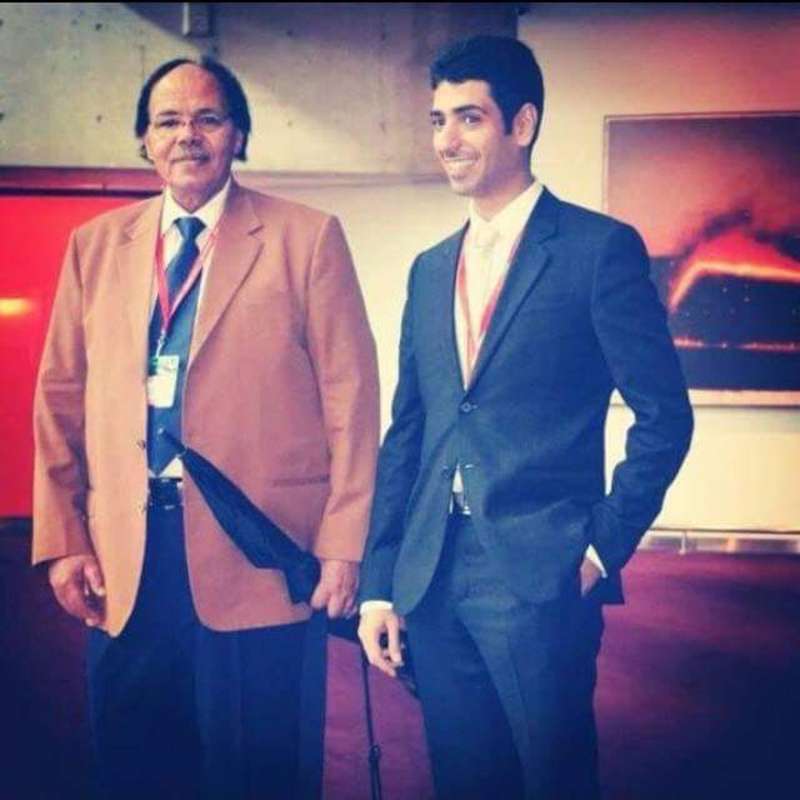 سودانية تُفاجئ حضور فعالية دولية بالأردن .. بكت والدها وشكرت أميراً سعودياً