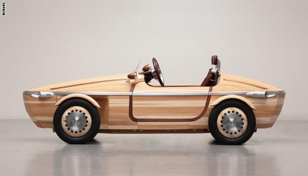 سيارة خشبية تويوتا