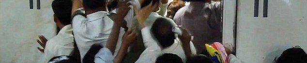 الأمم المتحدة: عدد سكان العالم سيصل إلى 9,8 مليارات نسمة بحلول 2050 10 أسوأ لحظات الازدحام المروري حول العالم2