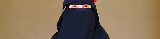 نساء سعوديات يبتهجن .. لقد فعلناها! 10 منقبة